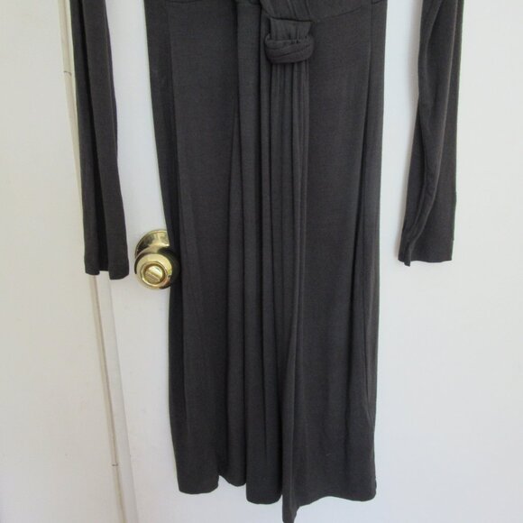 Island Trotters Long Sleeve Dress - Oliver Green - Stretch - Drapey Viscose - Picture 6 of 10